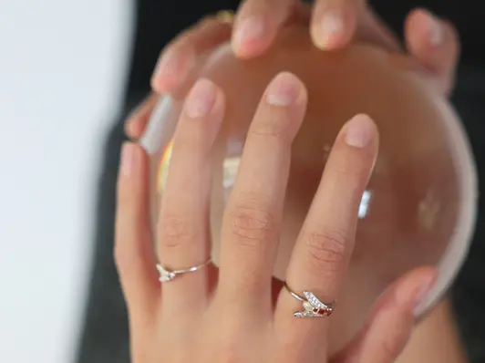 Jewelry Trends 2025: Symbolism, Boldness, and the Return of Classics